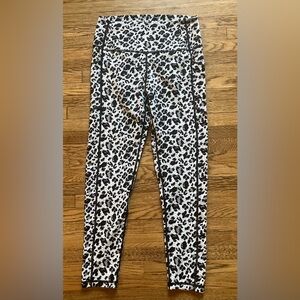 Zyia Active Cropped Leggings White Snow Leopard Print 8-10